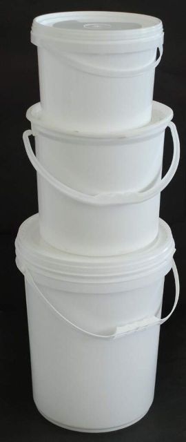 Bucket with lid